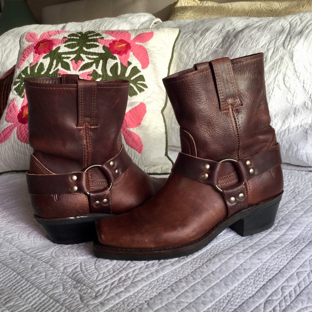 FRYE women’s Harness 8r boots